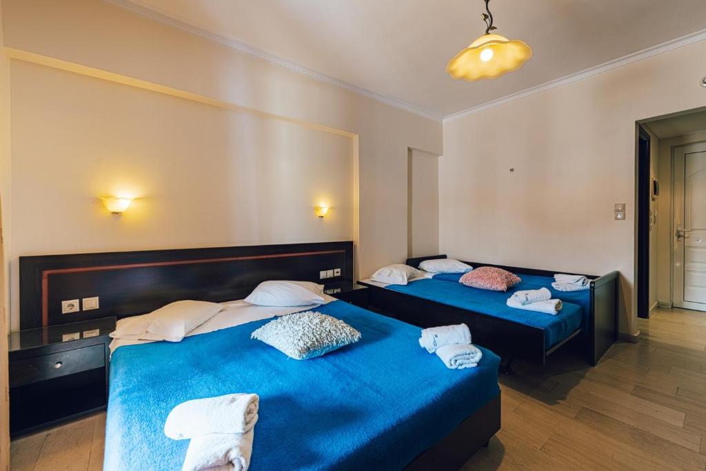 BLUEWAVES room 3